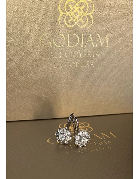 Pendientes MARGARITA MIDI en oro blanco de 18K y diamantes|Pendientes de Diamantes|Godiam Alta Joyería