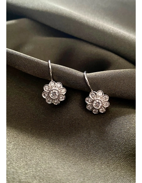 Pendientes MARGARITA MIDI en oro blanco de 18K y diamantes|Pendientes de Diamantes|Godiam Alta Joyería