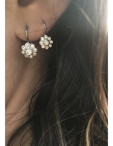 Pendientes MARGARITA MIDI en oro blanco de 18K y diamantes|Pendientes de Diamantes|Godiam Alta Joyería