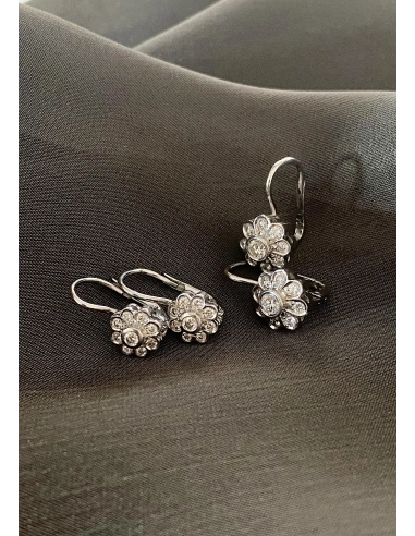 Pendientes MARGARITA MIDI en oro blanco de 18K y diamantes|Pendientes de Diamantes|Godiam Alta Joyería