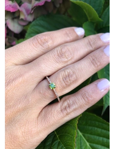 MARSEILLE 18K rose & white gold with brilliant cut diamonds and central fancy Green diamond ring 2
