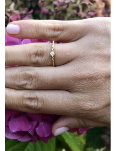 Bague solitaire TWISTY en or jaune 18 carats et diamant taille brillant 2
