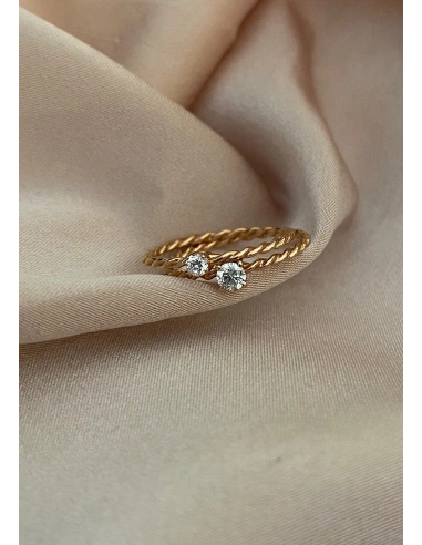 Anillo solitario TWISTY en oro amarillo de 18K y diamante|Anillos de Compromiso|Godiam Alta Joyería