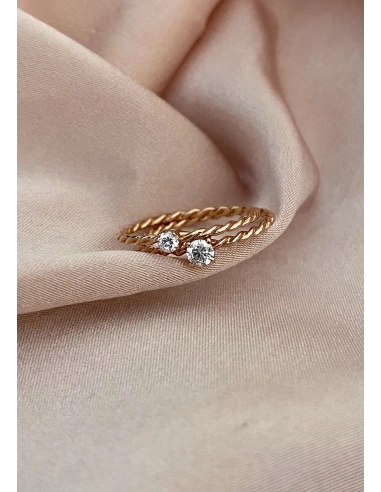 TWISTY 18K rose gold brilliant cut diamond solitaire ring.
