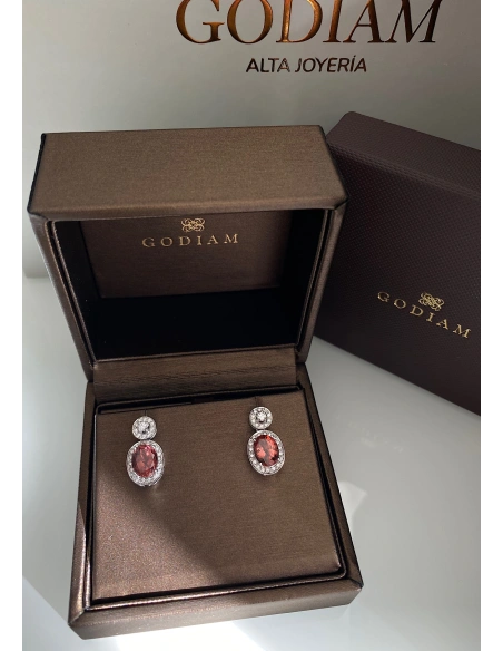 Pendientes AURORA en oro blanco 18K con halo de diamantes y rubelitas|Inicio|Godiam Alta Joyería