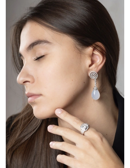 Pendientes LUNA en oro blanco de 18K con diamantes y calcedonias|Pendientes con Otras Gemas Naturales|Godiam Alta Joyería