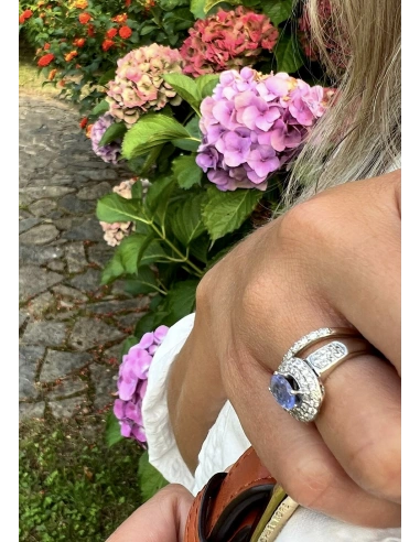 Anel LEILONIE em ouro branco 18K com diamantes e tanzanita.