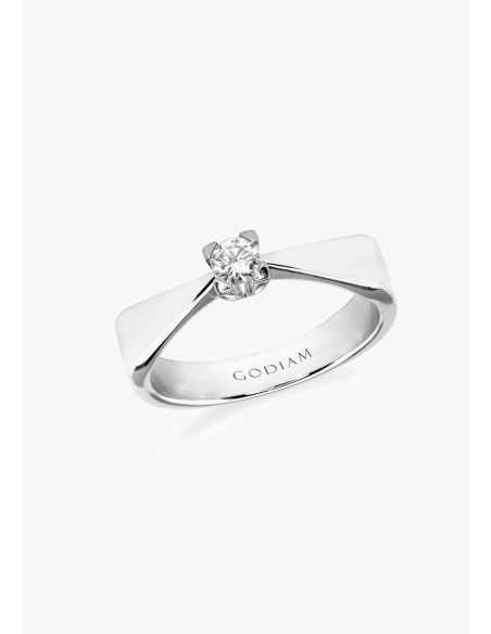 ITZÁ 18K white gold with brilliant cut diamonds solitaire ring