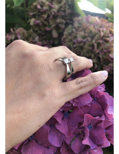 ITZÁ 18K white gold brilliant cut diamond solitaire ring.