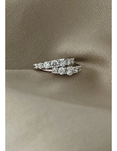 MJ 18K gold 5 graduated diamonds half eternity ring. MJ 18K gold 5 graduated diamonds half eternity ring.