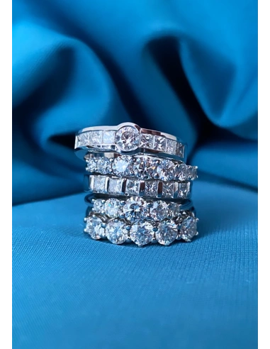 MJ 18K gold 5 graduated diamonds half eternity ring. MJ 18K gold 5 graduated diamonds half eternity ring.