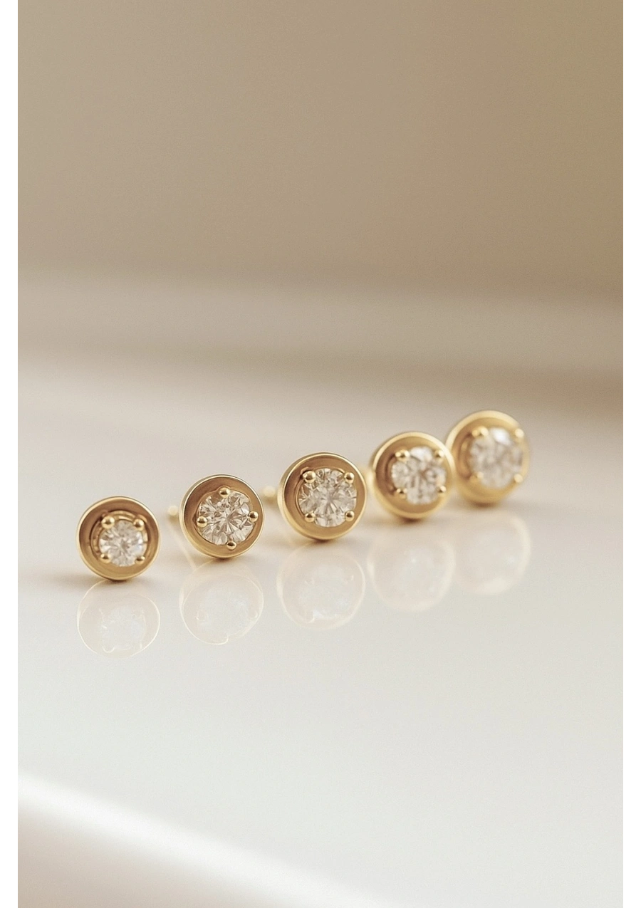 Brincos de dormir ZAHARA em ouro amarelo 18K e diamantes.