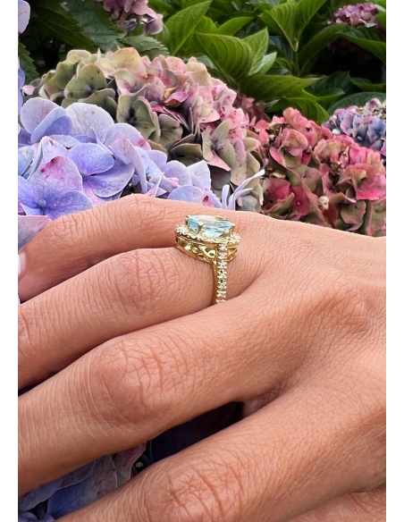ELSA 18K yellow gold with diamonds and oval cut aquamarine halo ring