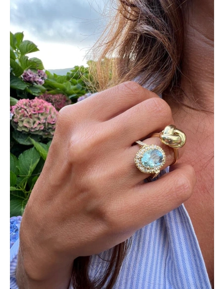 ELSA 18K yellow gold with diamonds and oval cut aquamarine halo ring