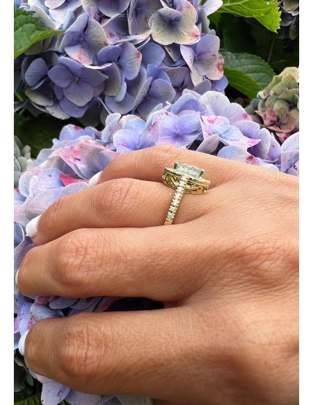 ELSA 18K yellow gold with diamonds and oval cut aquamarine halo ring