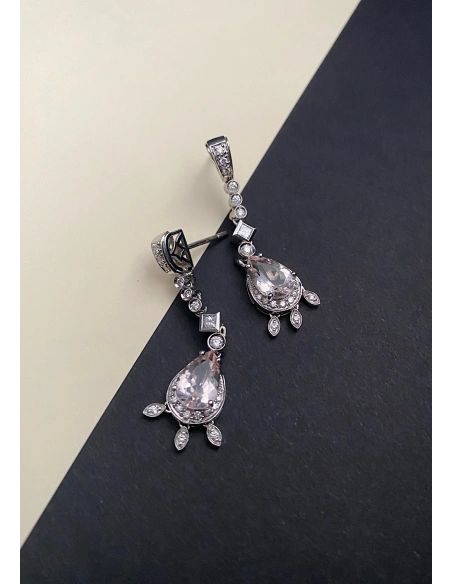 Brincos ROSÉE CASCADE ouro branco 18K diamantes e morganitas