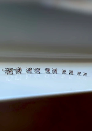 FOUR SEASONS 18K white gold brilliant cut diamond stud earrings 2