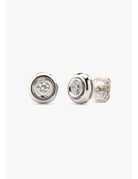 ROSARIO 18K white gold brilliant cut diamond stud earrings.