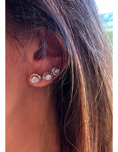 Boucles d'oreilles ROSARIO en or blanc 18K et diamants.