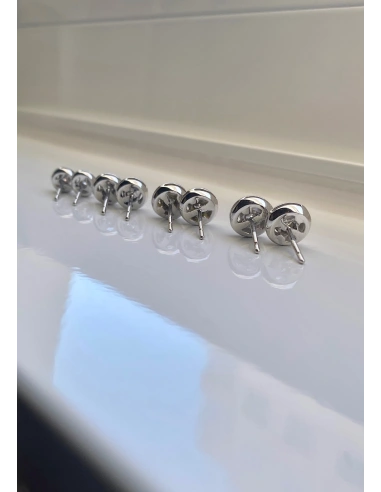 ROSARIO 18K white gold brilliant cut diamond stud earrings.