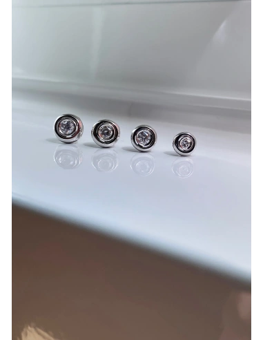 Brincos de botão ROSARIO em ouro branco de 18K e diamantes